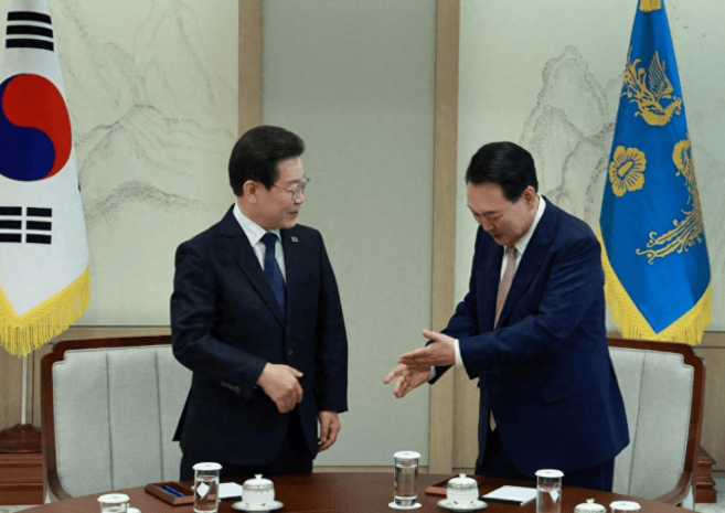韩国传出爆炸性消息<strong></p>
<p>期货原油交易所</strong>，尹锡悦提前下台，已经成为定局？情况不简单