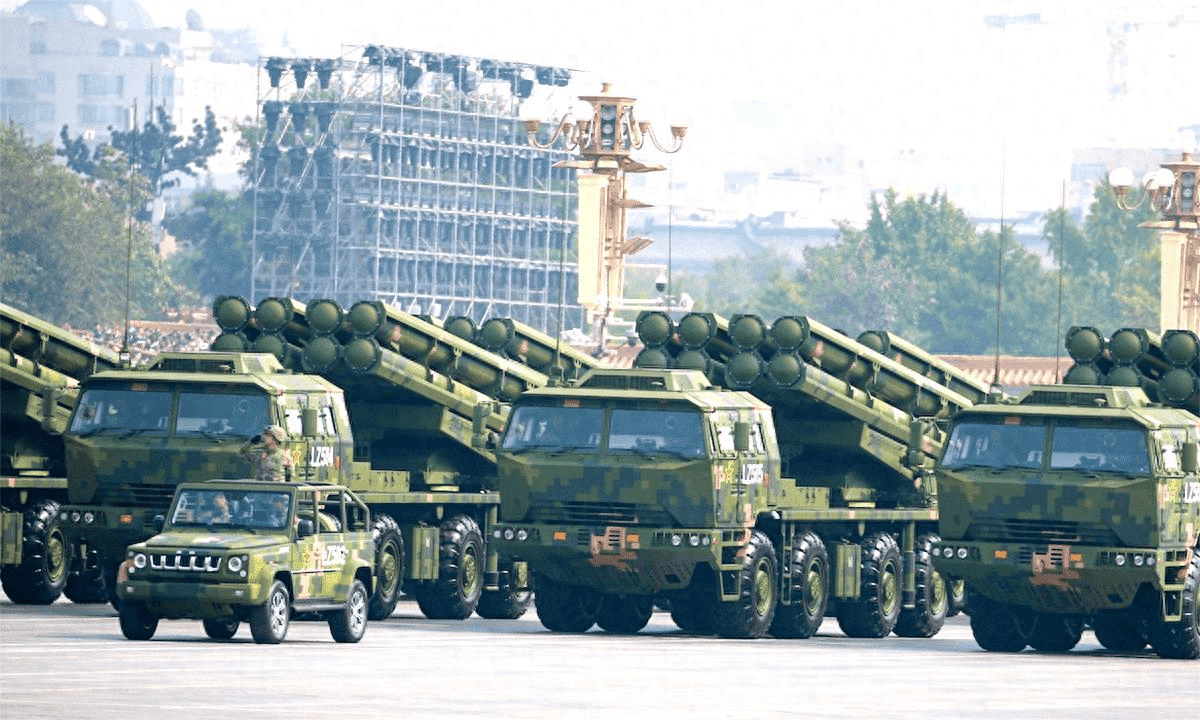 解放军的新利器<strong></p>
<p>期货原油交易所</strong>，与东风导弹配合，岛上装备都是“活靶子”