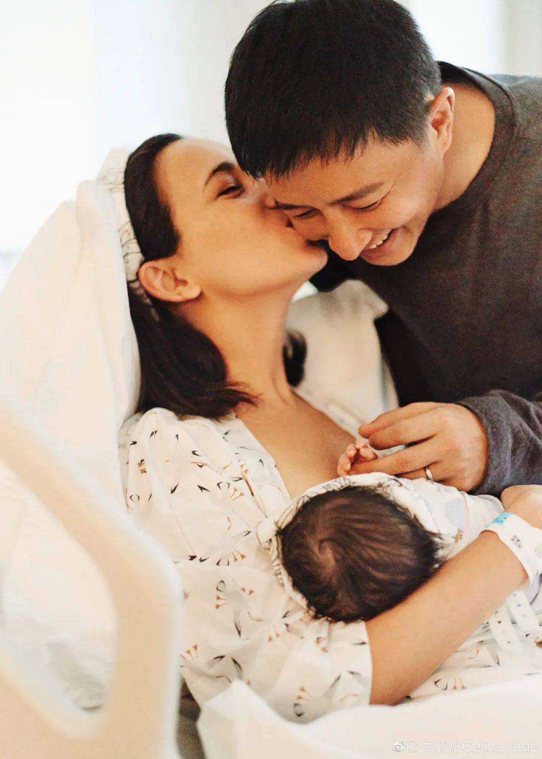演员韩庚、卢靖姗夫妇发声明<strong></p>
<p>原油为什么下跌</strong>！
