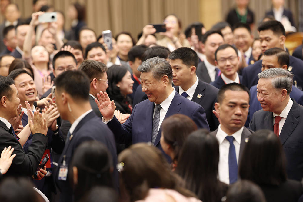 一见·越南行的这场“大联欢”<strong></p>
<p>中质原油</strong>，有两个关键词