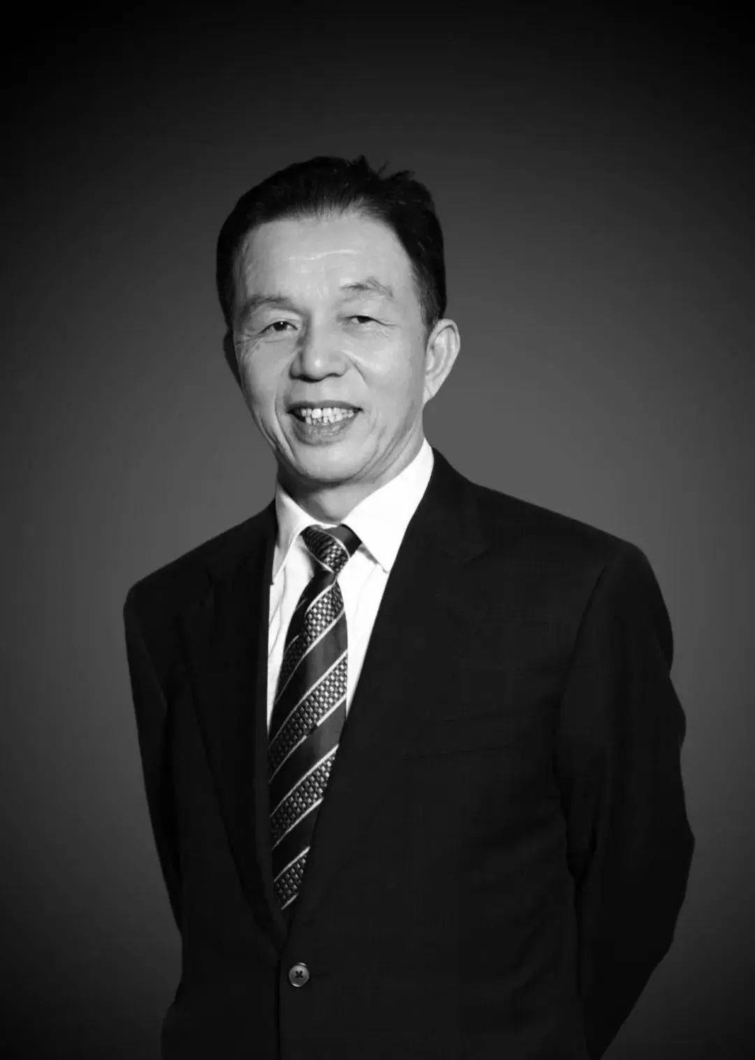 著名企业官网变黑白<strong></p>
<p>国际原油消息</strong>！凌晨讣告：创始人病逝