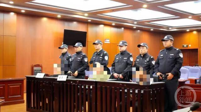 盗墓贼自制工具荒山盗墓获得三件青铜器<strong></p>
<p>国际原油消息</strong>，西安古玩商人斥资2000万参与倒卖获刑10年！
