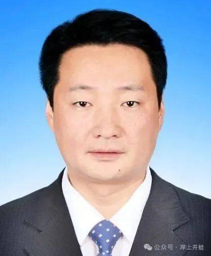 从纪检尖兵到交通厅副厅长<strong></p>
<p>中原油田待遇</strong>，刘艳东任上被查