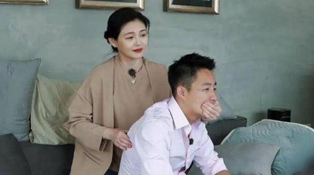 大S儿女回北京<strong></p>
<p>中原油田待遇</strong>，张兰拉着小玥儿逛街，网友夸汪小菲好帅