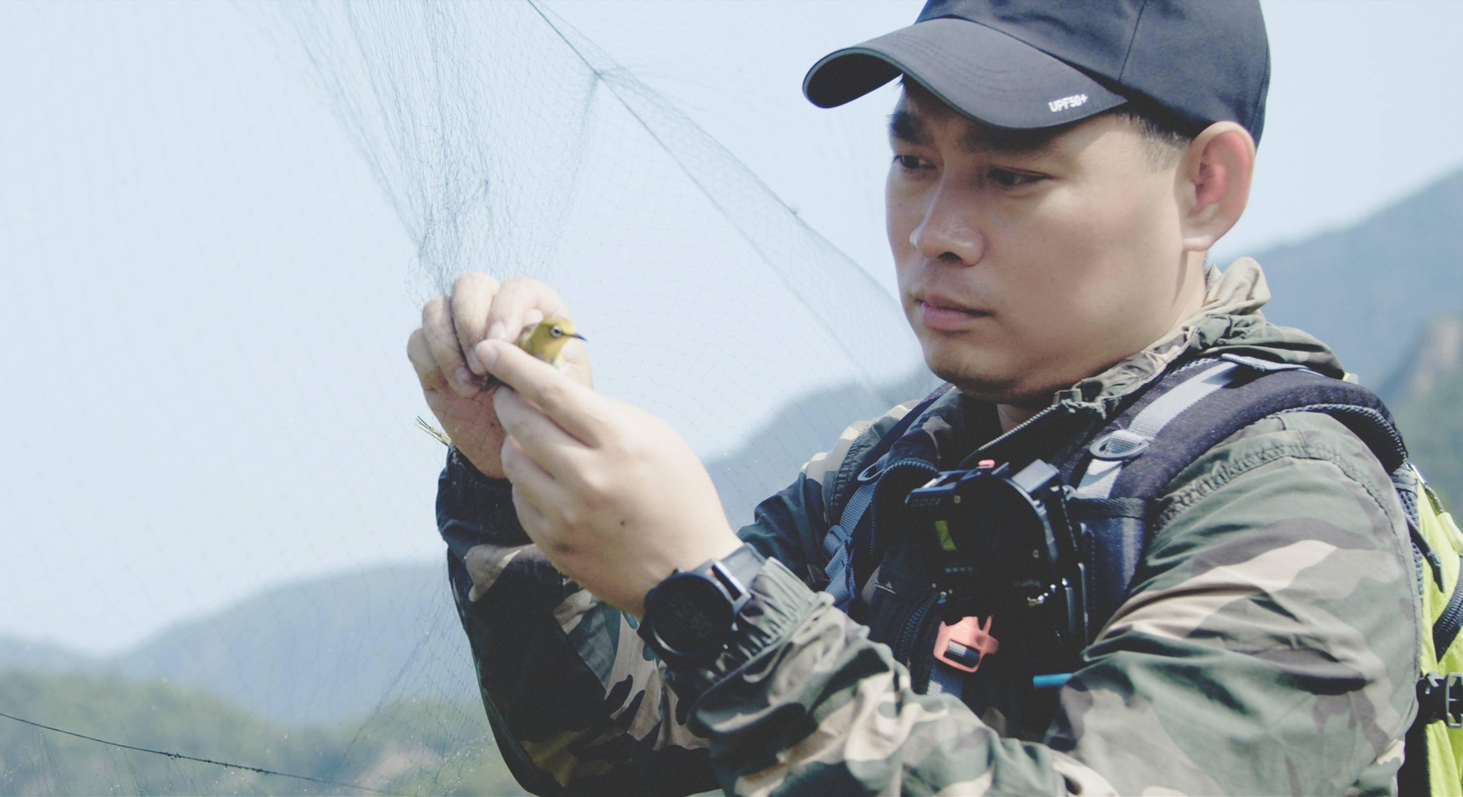 森林警察韩孟祺：乔装成驴友潜伏密林中<strong></p>
<p>原油cl</strong>，抓获“粘鸟”嫌疑人
