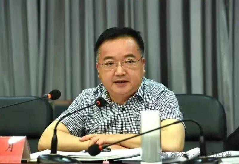 李明月被查<strong></p>
<p>原油cl</strong>！安徽安庆“老班长”从改革闯将到涉腐被查八年权力异化
