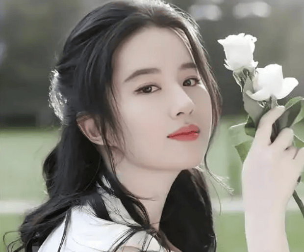 大学老师因酷似刘亦菲走红<strong></p>
<p>吉林松原油田</strong>，真应了那句话：三分像她已是人间绝色