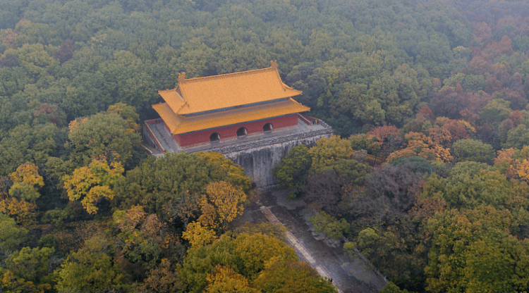 南京明孝陵石兽身上被写“到此一游”<strong></p>
<p>原油返佣</strong>，官方：已处理，今后会加强巡查