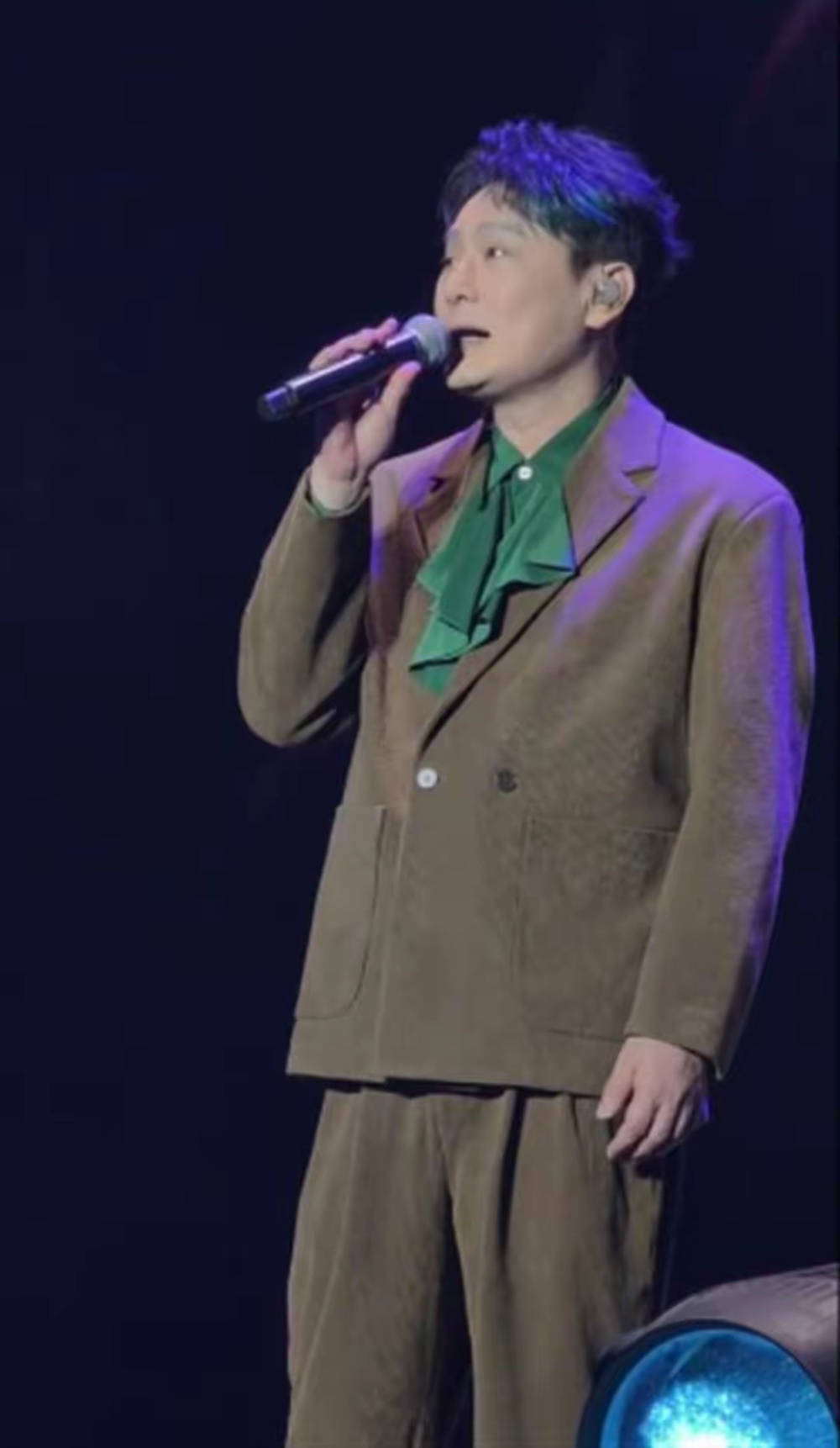 张信哲在山西大同演唱会上称约不到景区门票<strong></p>
<p>原油加工量</strong>，当地文旅回应