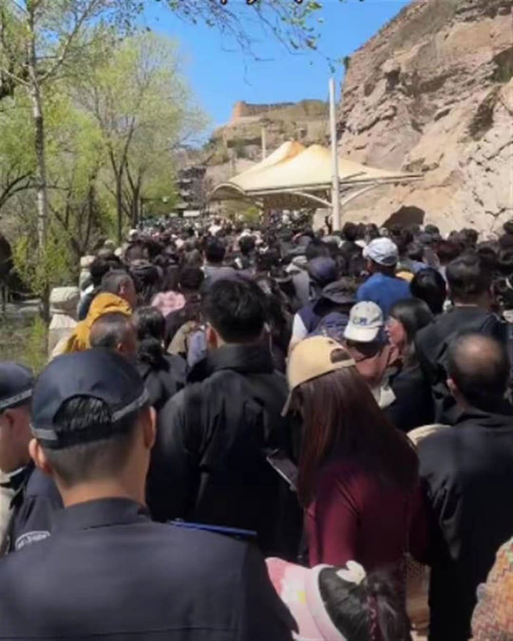 张信哲在山西大同演唱会上称约不到景区门票<strong></p>
<p>原油加工量</strong>，当地文旅回应