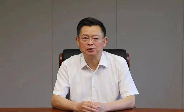 69岁原中央委员落马<strong></p>
<p>国际原油下跌</strong>，7年前曾引咎辞职！贪了近20年的“老虎”被判死缓
