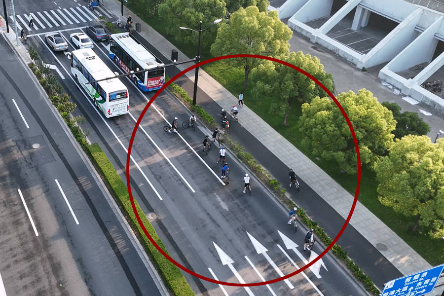 对“暴骑团”出手<strong></p>
<p>国际原油下跌</strong>！浦东交警严查违法骑行：公路不是竞技场