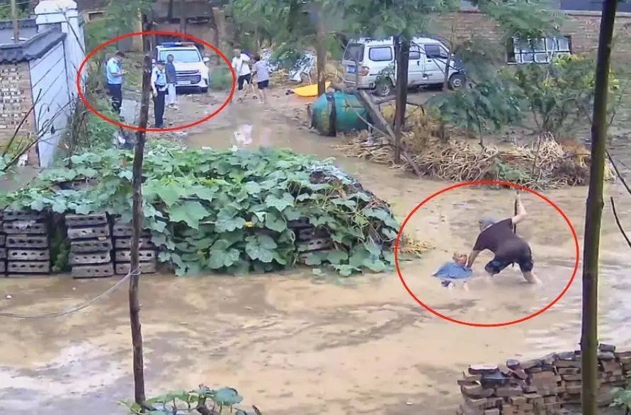 水中摔倒老人家属回应民警被免职：公开视频不是为了要处理谁<strong></p>
<p>原油期货配资</strong>，挖排水沟后家门口积水已退