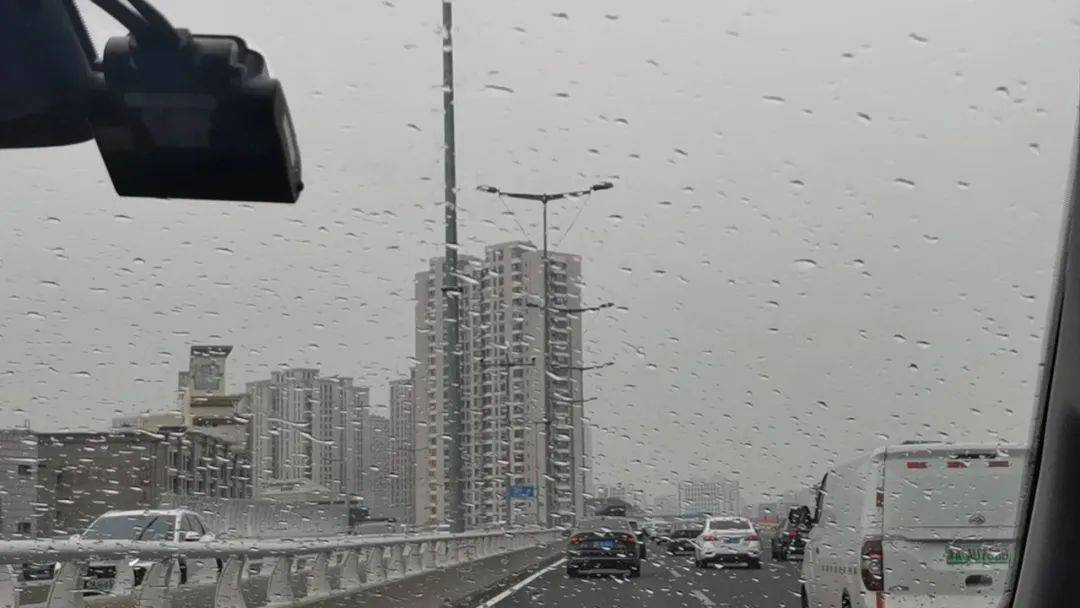 下雨了<strong></p>
<p>烃原油</strong>！天津接下来十天都是……