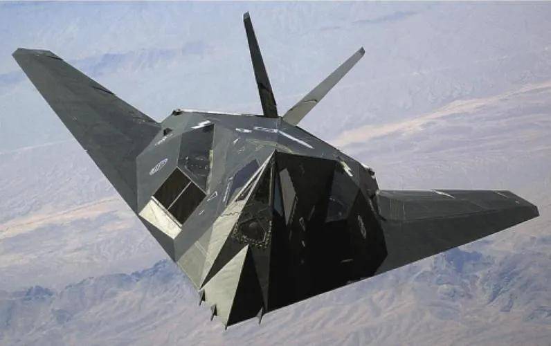 B-2横穿中国轰炸伊朗<strong></p>
<p>原油闪点</strong>，中国雷达没有发现？这是正常人想出来的？