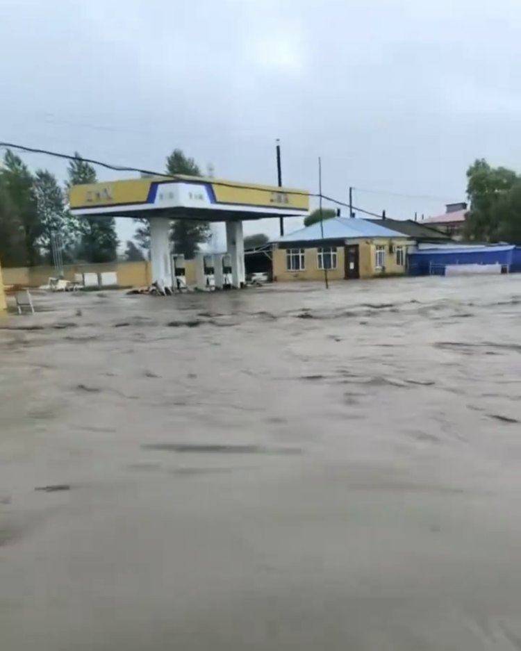 黑龙江青川乡遭遇强降雨<strong></p>
<p>原油加盟</strong>，河水外漫致加油站出现积水