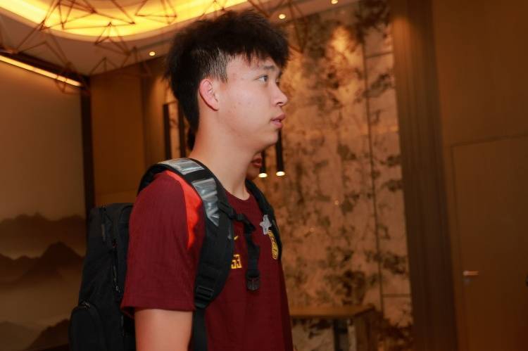 刘建宏：中国足球已是亚洲三流<strong></p>
<p>中原油田总医院</strong>，好苗子赶紧去欧洲联赛