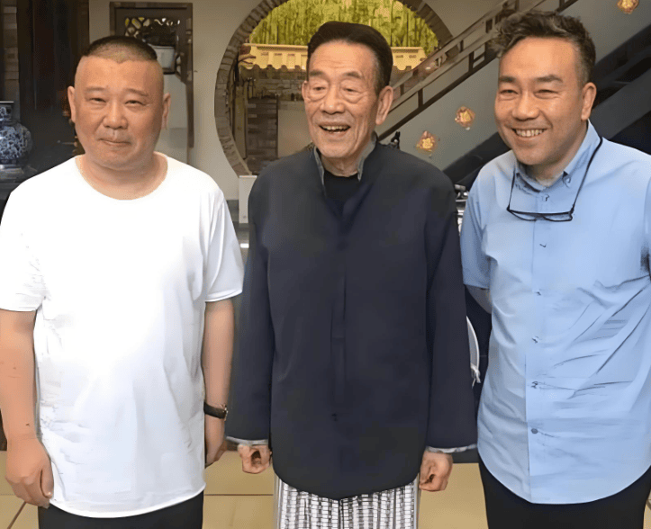郭德纲发文悼念相声演员杨少华<strong></p>
<p>原油新闻最新消息</strong>，李金斗称杨少华在午休时安详辞世，生前状态良好