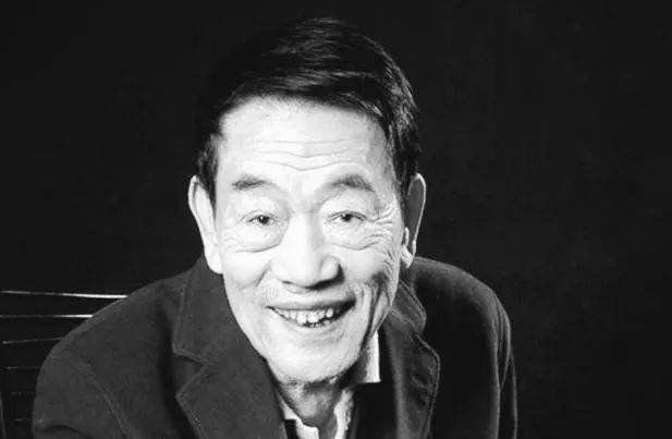郭德纲发文悼念相声演员杨少华<strong></p>
<p>原油新闻最新消息</strong>，李金斗称杨少华在午休时安详辞世，生前状态良好