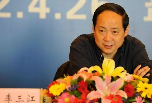退休8年<strong></p>
<p>原油新闻最新消息</strong>，李三江被查