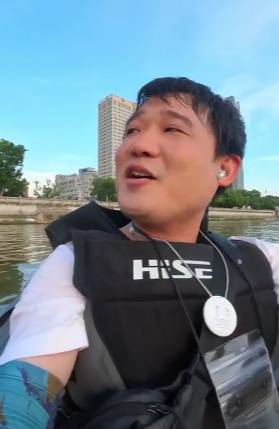 长沙男子突发奇想划船下班<strong></p>
<p>期货原油交易时间</strong>，25分钟车程划了3小时，当事人：手累腿麻，不会有下次