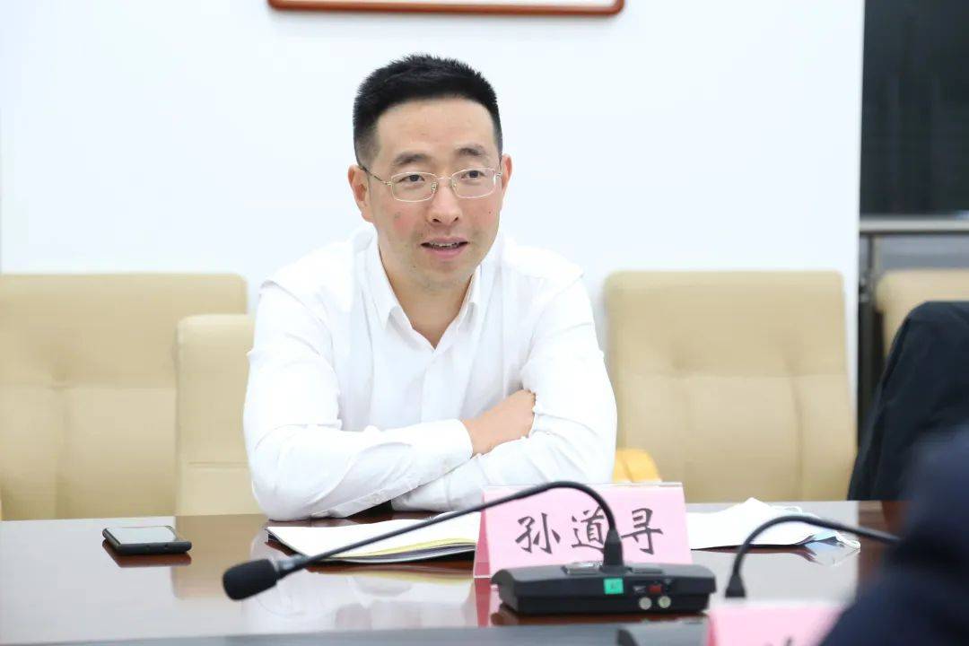 “全国经济最强镇”党委书记<strong></p>
<p>布伦特原油走势</strong>，获提拔