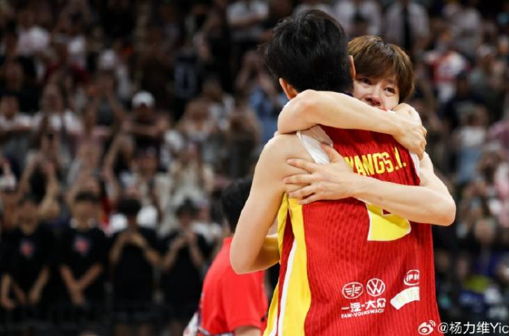 中国女篮队长杨力维亚洲杯表现引争议<strong></p>
<p>今天原油价格</strong>，发文称“无愧无憾”，让黄思静别低头