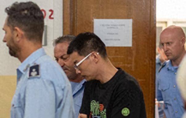 孟晚舟事件再现？美国在意大利拘捕中企高管<strong></p>
<p>国际期货原油</strong>，中方反制以牙还牙，让美破防