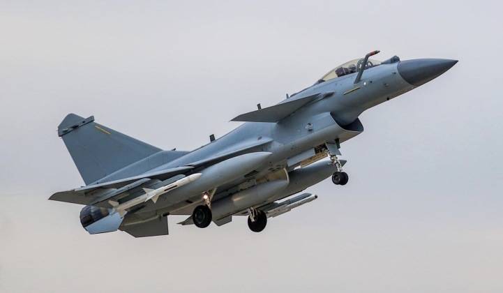 买不到F-35<strong></p>
<p>原油投资平台</strong>，不愿意买枭龙，不敢买歼-10，土耳其只能买台风了？