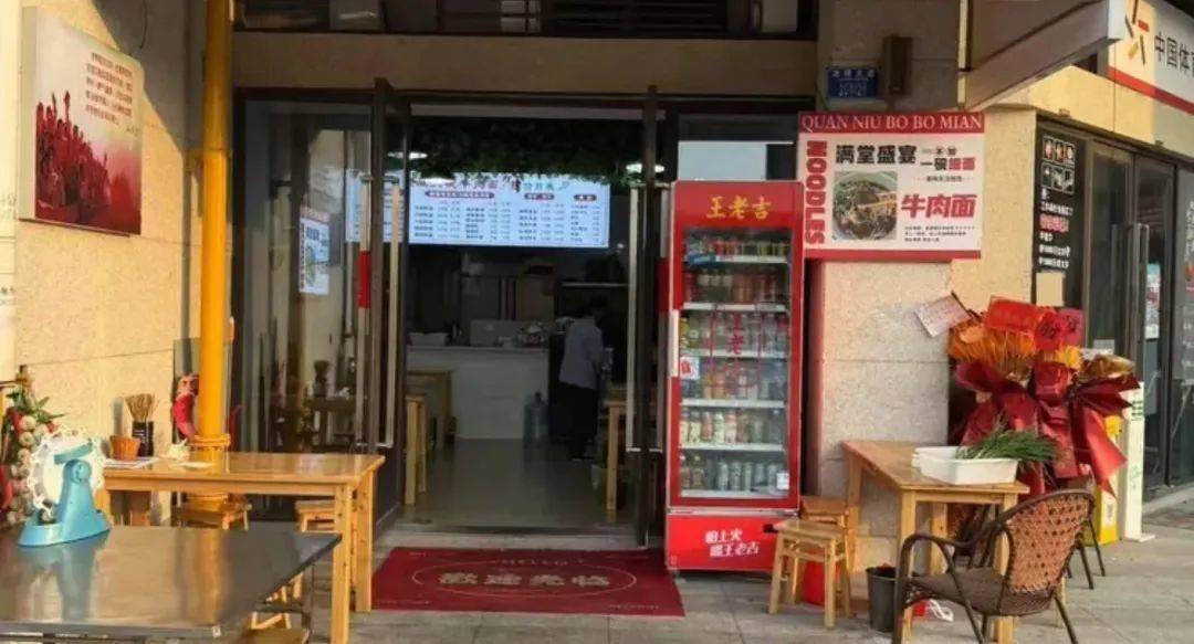 女生曝打暑假工被餐馆老板强行按摩碰到隐私部位猥亵<strong></p>
<p>原油波</strong>，因无监控证据求助！重庆警方介入