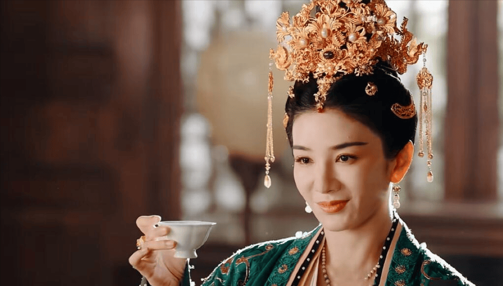 考古|黄奕为护女怒怼网友<strong></p>
<p>原油价格趋势</strong>，曾被霍思燕点名炮轰，近年靠综艺翻红的童年女神再引争议？