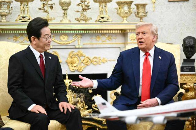 是否欢迎特朗普访华<strong></p>
<p>原油大跌原因</strong>？外交部回应暗藏深意：元首外交很重要