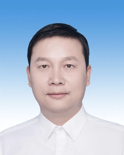“80后”谭铁军<strong></p>
<p>原油大跌原因</strong>，已任张家界市领导