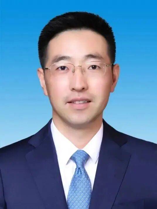 孙道寻当选苏州市吴江区区长<strong></p>
<p>黄金</strong>，曾任“全国经济最强镇”党委书记