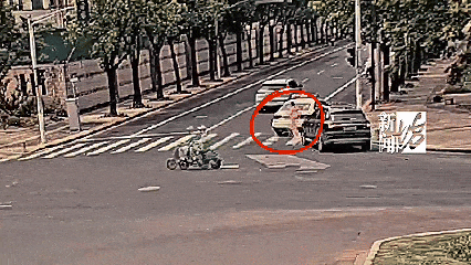 上海网约车司机报警<strong></p>
<p>黄金</strong>！女乘客多次推搡民警：别多管闲事