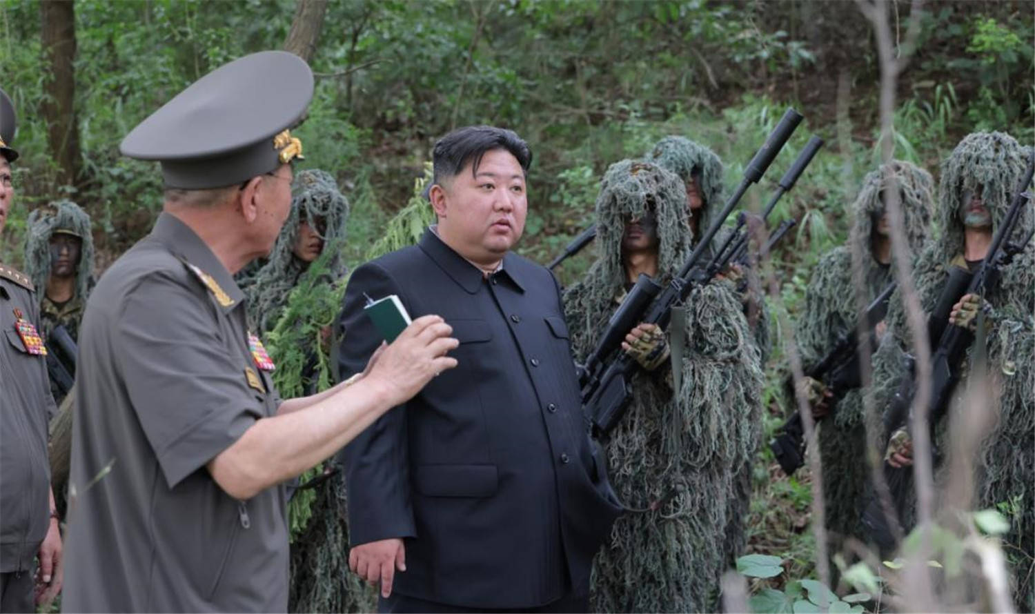 宅男金正恩要参加北京阅兵<strong></p>
<p>黄金</strong>，中方5大“兄弟”齐聚北京，日本懵了