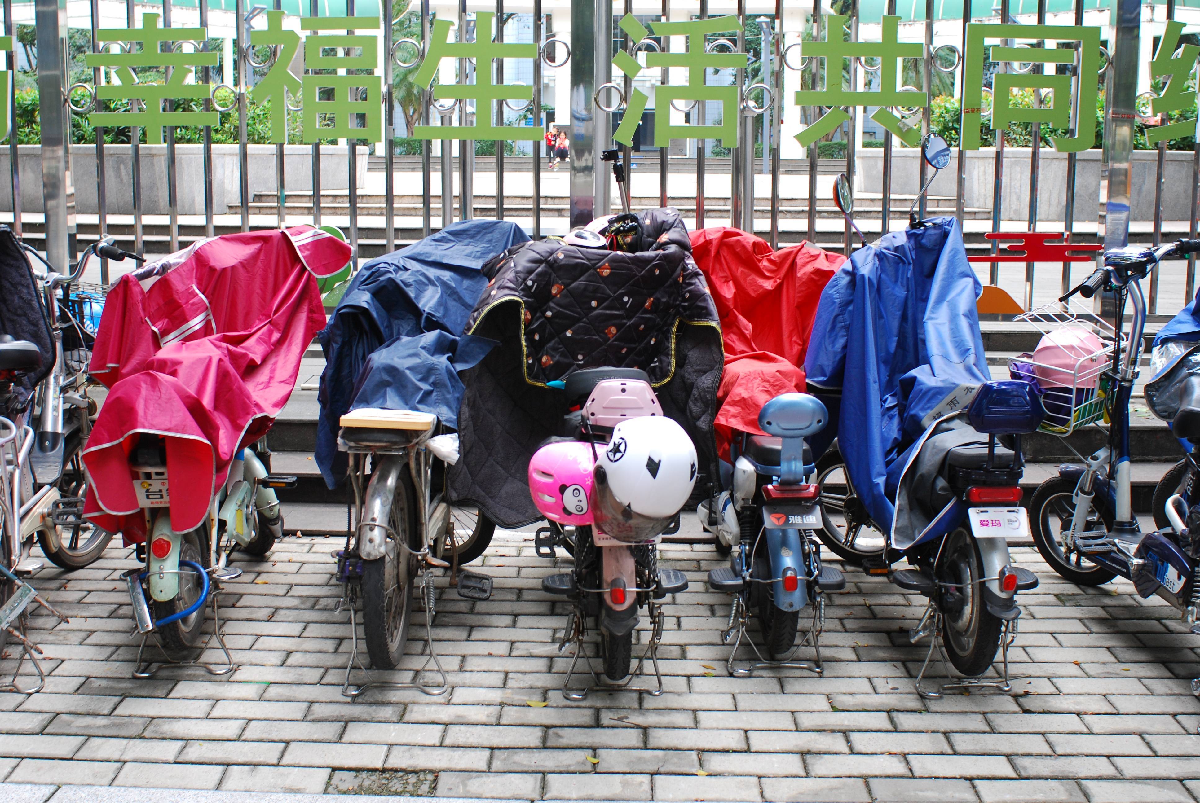 电动自行车新国标今起强制实施<strong></p>
<p>白银</strong>，超25km/h直接断电！