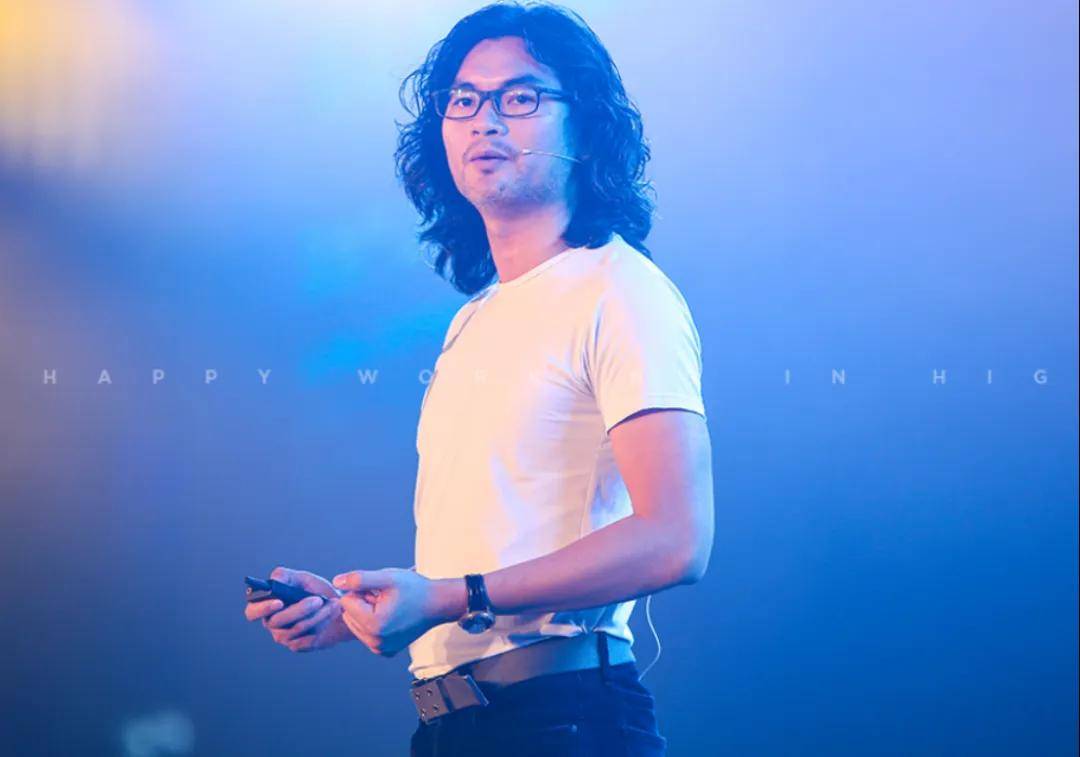 一年净赚5亿！佛山兄妹干出行业第一股<strong></p>
<p>icu</strong>，市值超300亿