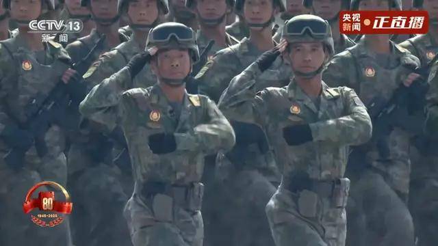 不装了<strong></p>
<p>聚查</strong>！一口气看完九三大阅兵武器装备！谁说我们一个也不认识？