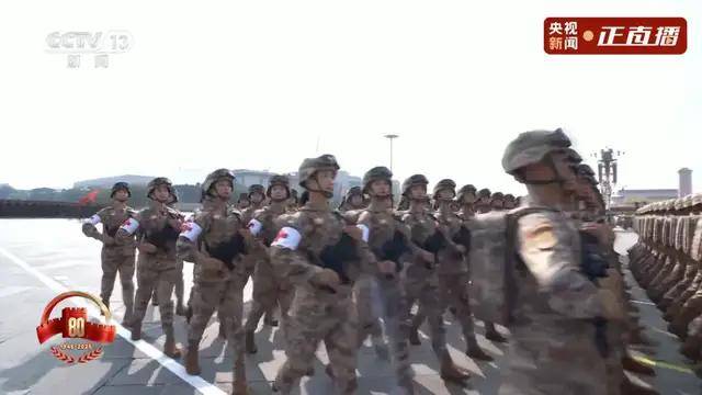不装了<strong></p>
<p>聚查</strong>！一口气看完九三大阅兵武器装备！谁说我们一个也不认识？