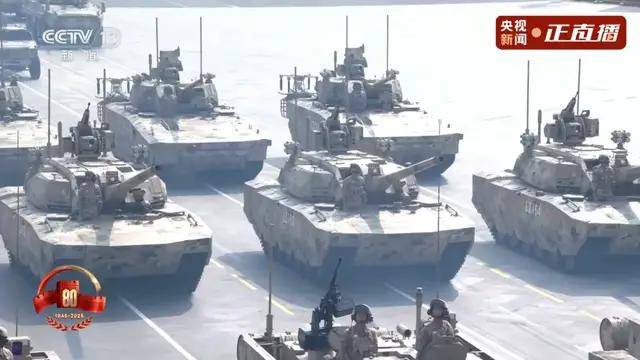 不装了<strong></p>
<p>聚查</strong>！一口气看完九三大阅兵武器装备！谁说我们一个也不认识？