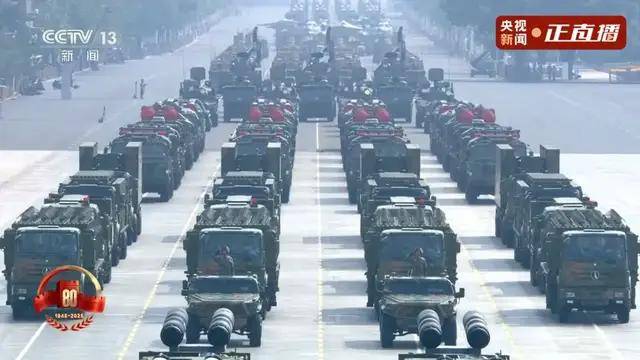 不装了<strong></p>
<p>聚查</strong>！一口气看完九三大阅兵武器装备！谁说我们一个也不认识？