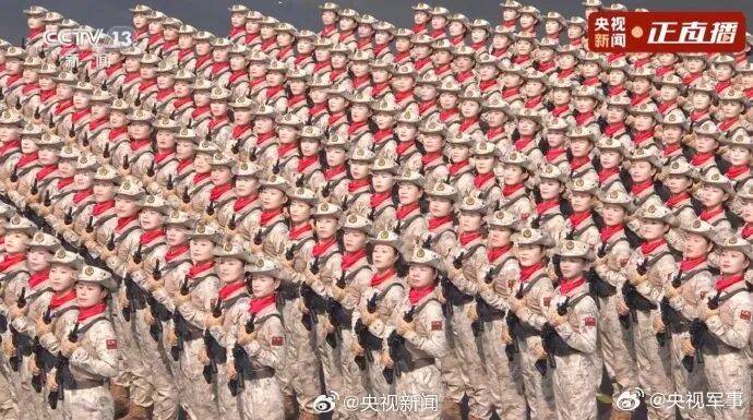 唯一一个全女兵方队！民兵方队<strong></p>
<p>聚查</strong>，亮相阅兵场