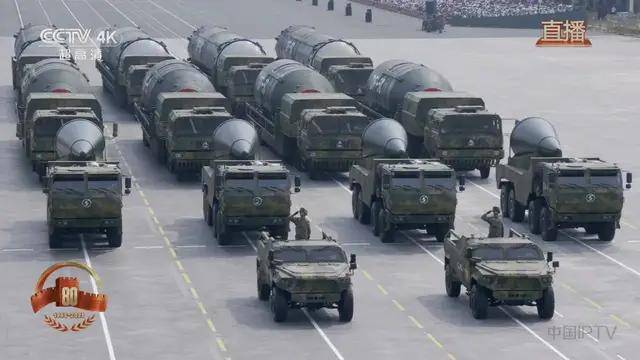 100式坦克<strong></p>
<p>聚查</strong>？红旗-29？东风-61？九三阅兵都有哪些亮点？