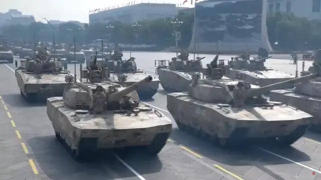 100式坦克<strong></p>
<p>聚查</strong>？红旗-29？东风-61？九三阅兵都有哪些亮点？