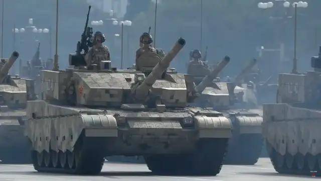 100式坦克<strong></p>
<p>聚查</strong>？红旗-29？东风-61？九三阅兵都有哪些亮点？
