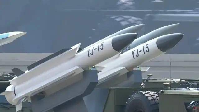 100式坦克<strong></p>
<p>聚查</strong>？红旗-29？东风-61？九三阅兵都有哪些亮点？