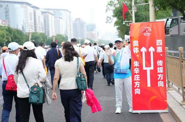 4万余名观礼人员50分钟内快速疏散<strong></p>
<p>聚查</strong>，参加招待会的嘉宾半小时内完成转场