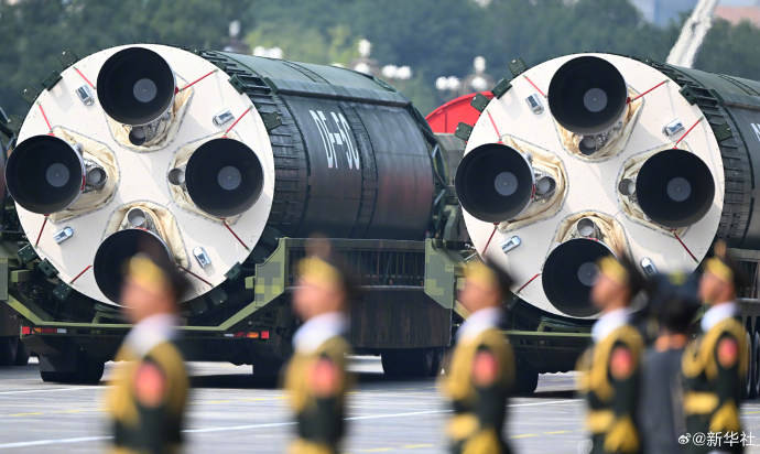 金灿荣：阅兵式上让<strong></p>
<p>剧场</strong>我大受震撼的五件大杀器