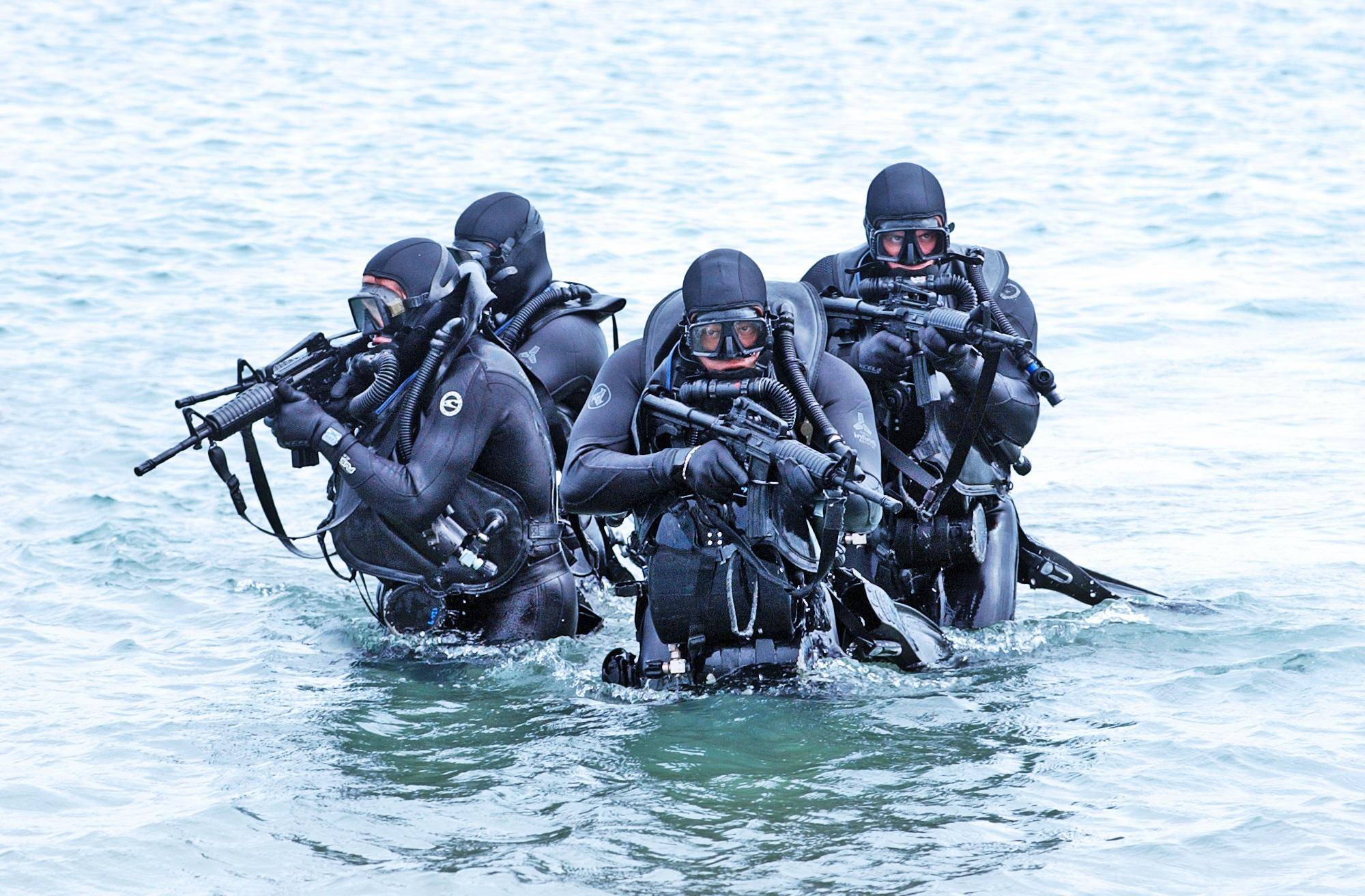 美海豹特种兵突袭胡塞<strong></p>
<p>虚拟币兑换通道</strong>，7500万美元战机坠毁，开火杀死30名也门人